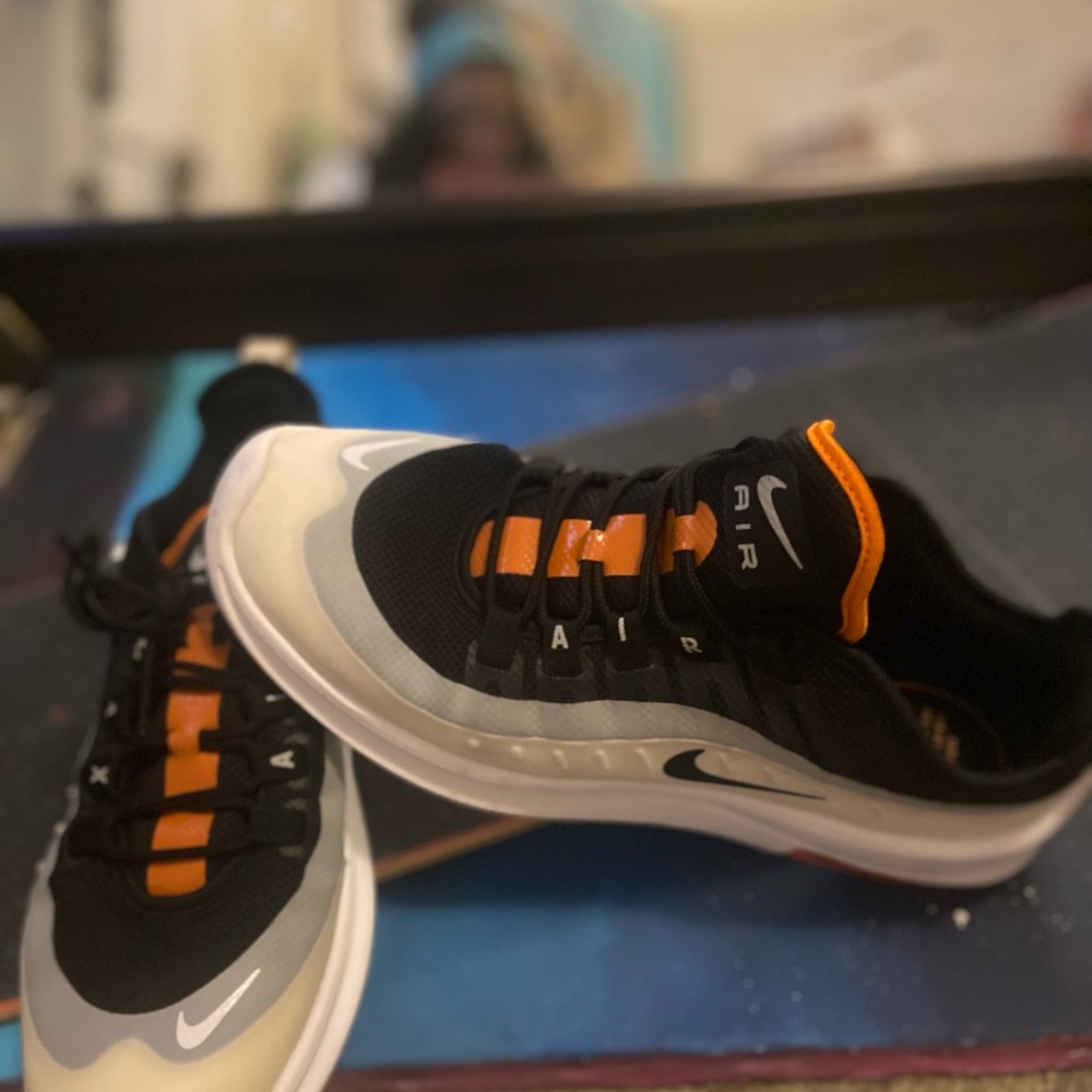 Nike Air Max AXIS. Men’s size 8.  Love these shoes just a size too big